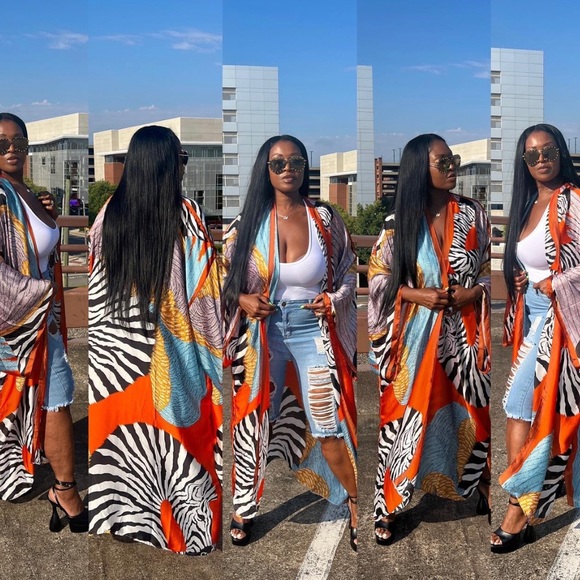 Plus size zebra Kimono - Picture 3 of 4